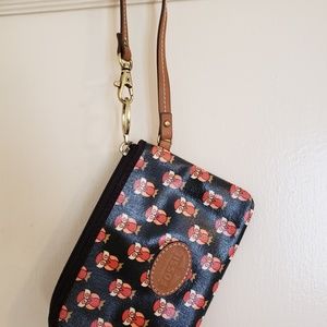 Fossil wristlet